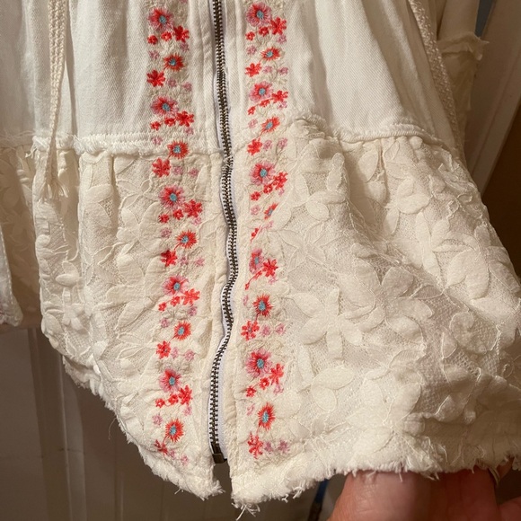 POL NWOT White Floral Embroidered Lace Hooded Jacket Size Small - Picture 14 of 15